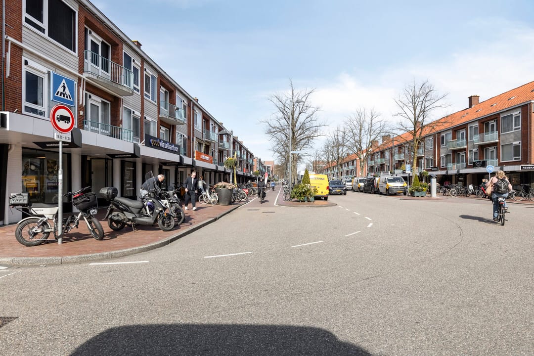 Foto 43 van Jhr.Mr.Dr. H.A. van Karnebeeklaan 14