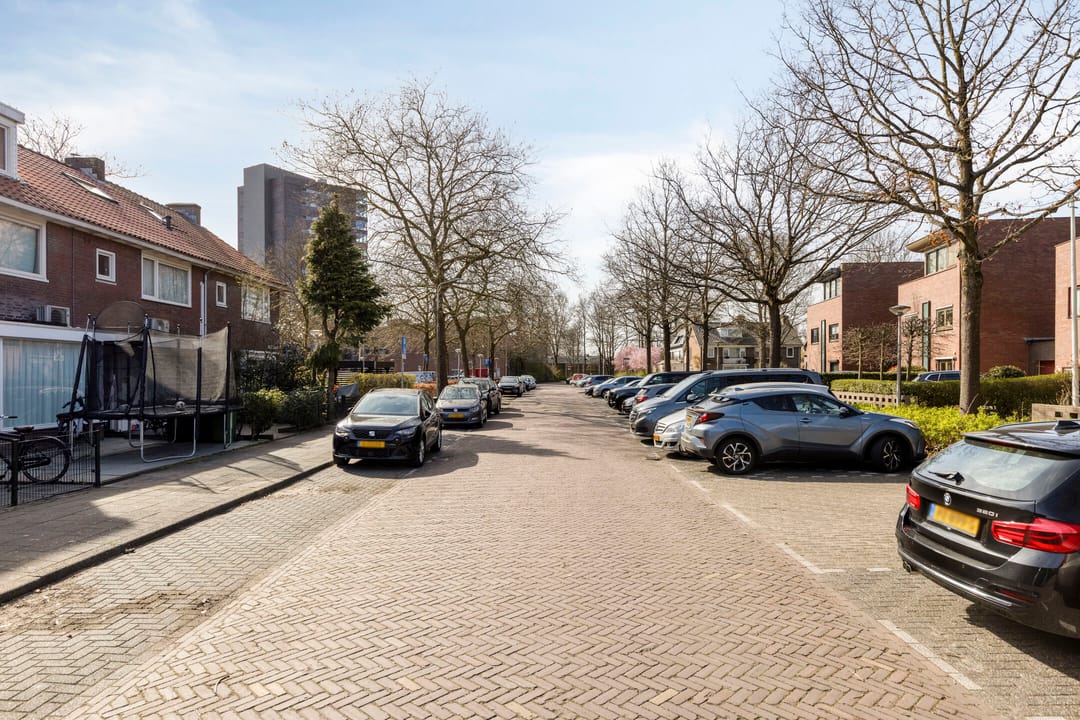 Foto 41 van Jhr.Mr.Dr. H.A. van Karnebeeklaan 14