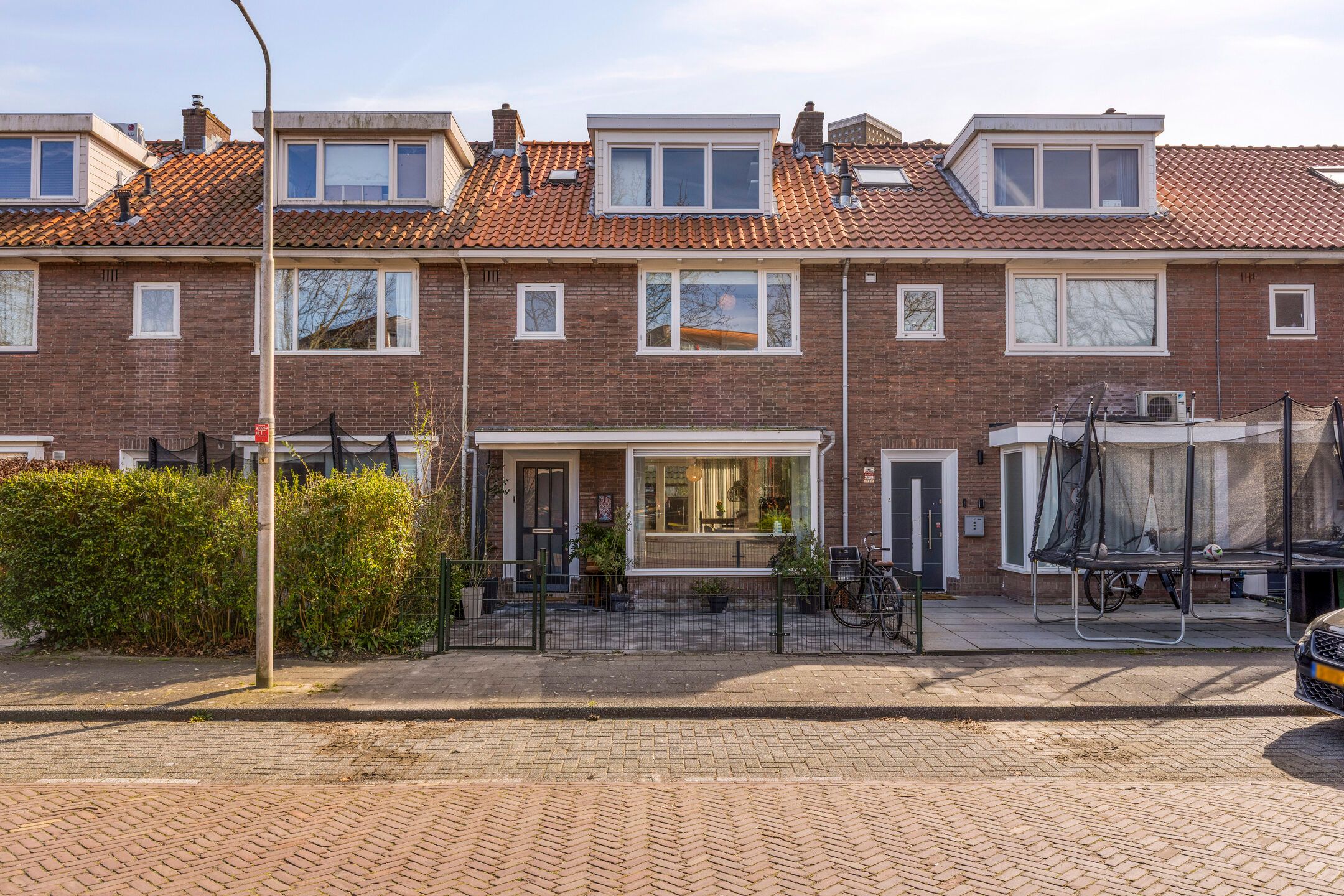 Jhr.Mr.Dr. H.A. van Karnebeeklaan 14 