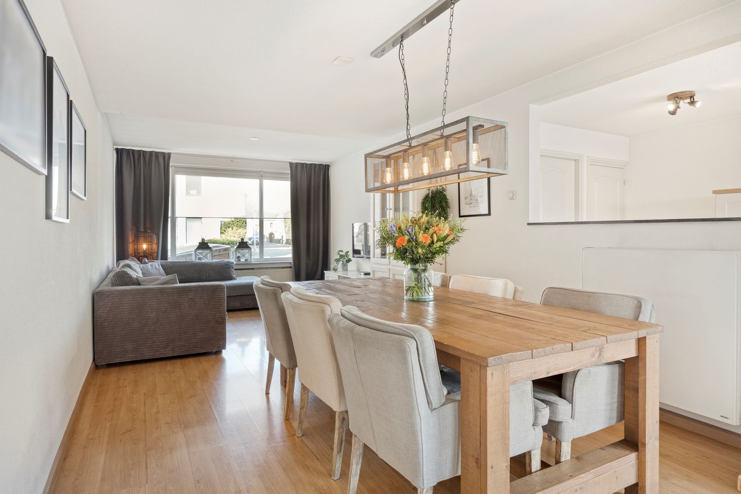 Spacious Corner Family Home with Guest Room and Sunny Garden in Heugem — 12