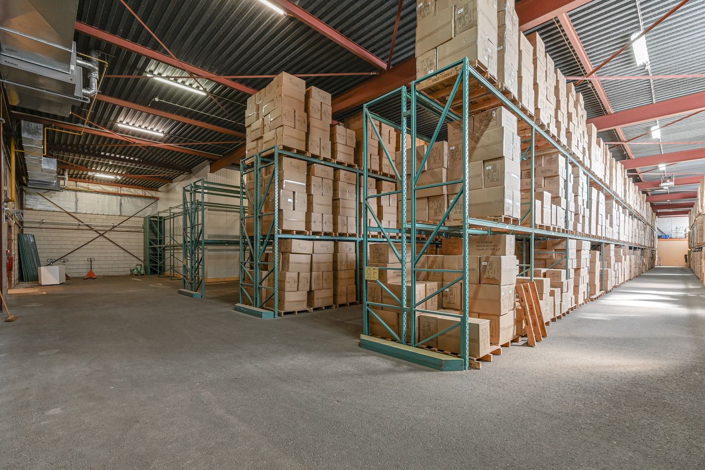 View photo 3 of Broekslagen 8