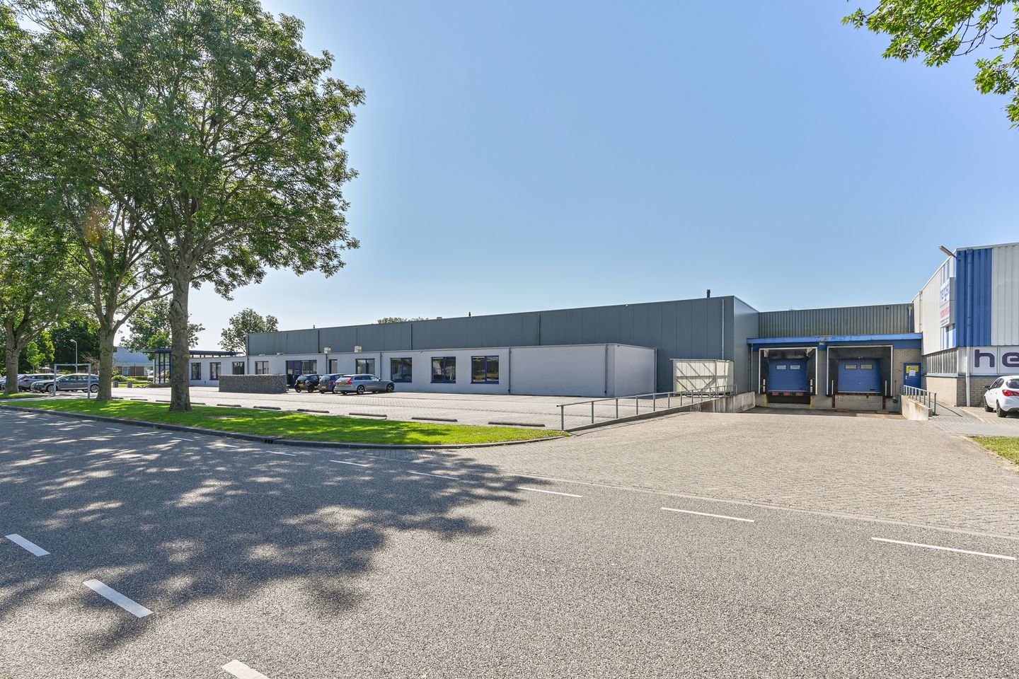 View photo 2 of Broekslagen 8