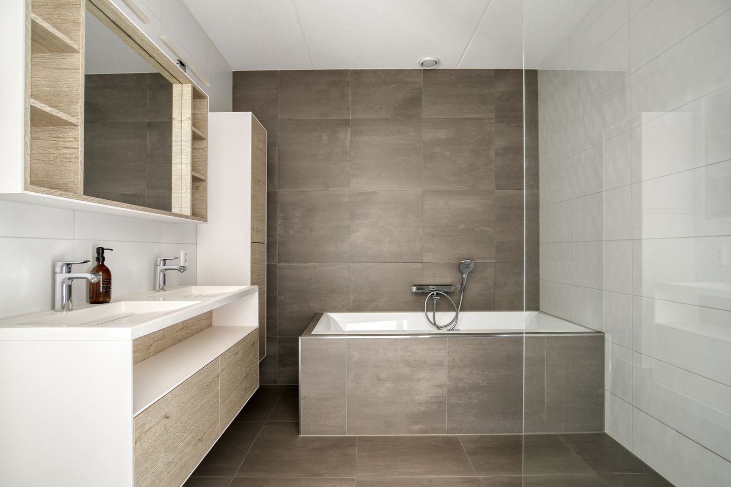 Photo 29 of Muyderban 26