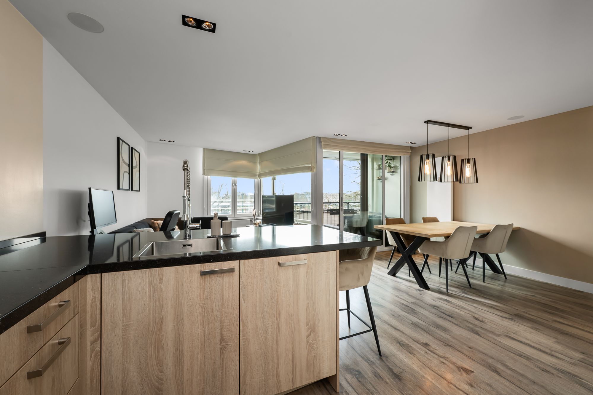 Renovated 2-Room Apartment with Southeast-Facing Balcony in Beverwijk Center — 19