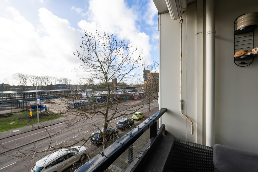 Renovated 2-Room Apartment with Southeast-Facing Balcony in Beverwijk Center — 21