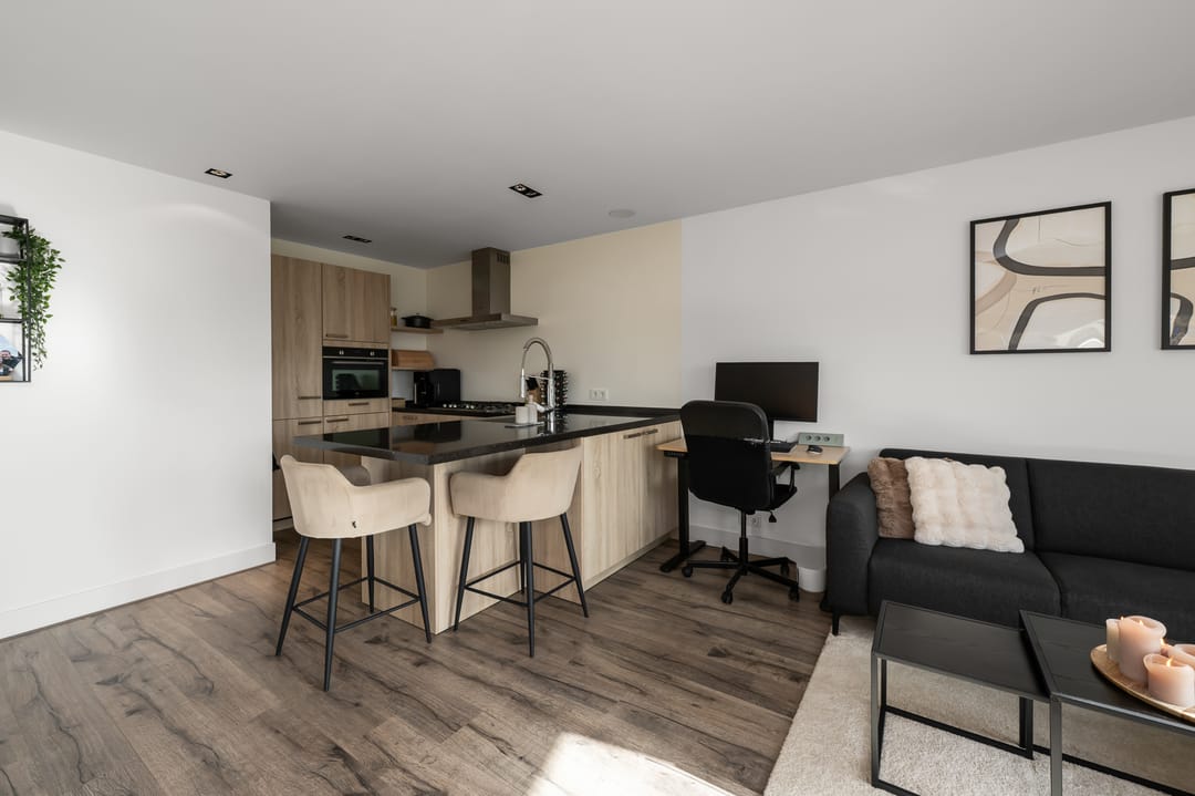 Renovated 2-Room Apartment with Southeast-Facing Balcony in Beverwijk Center — 15