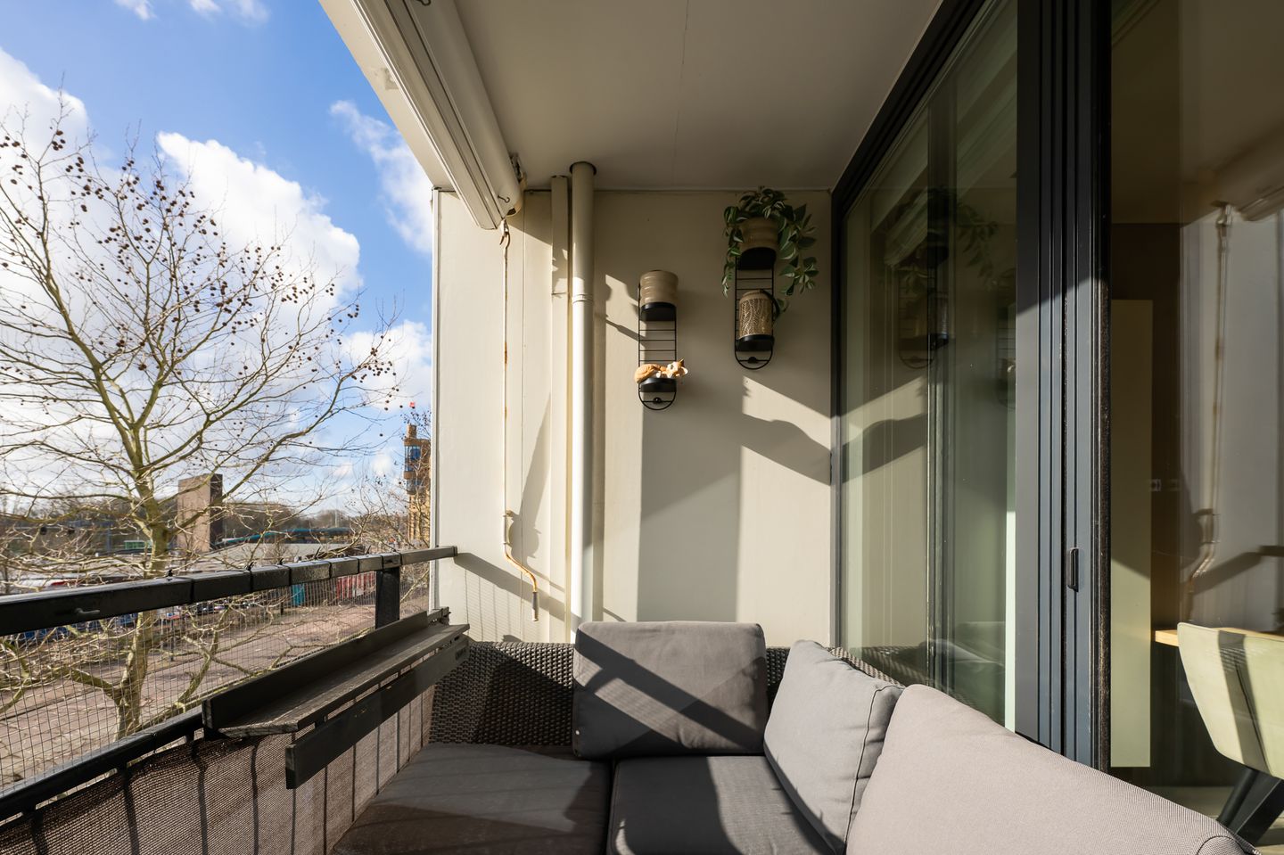 Renovated 2-Room Apartment with Southeast-Facing Balcony in Beverwijk Center — 23