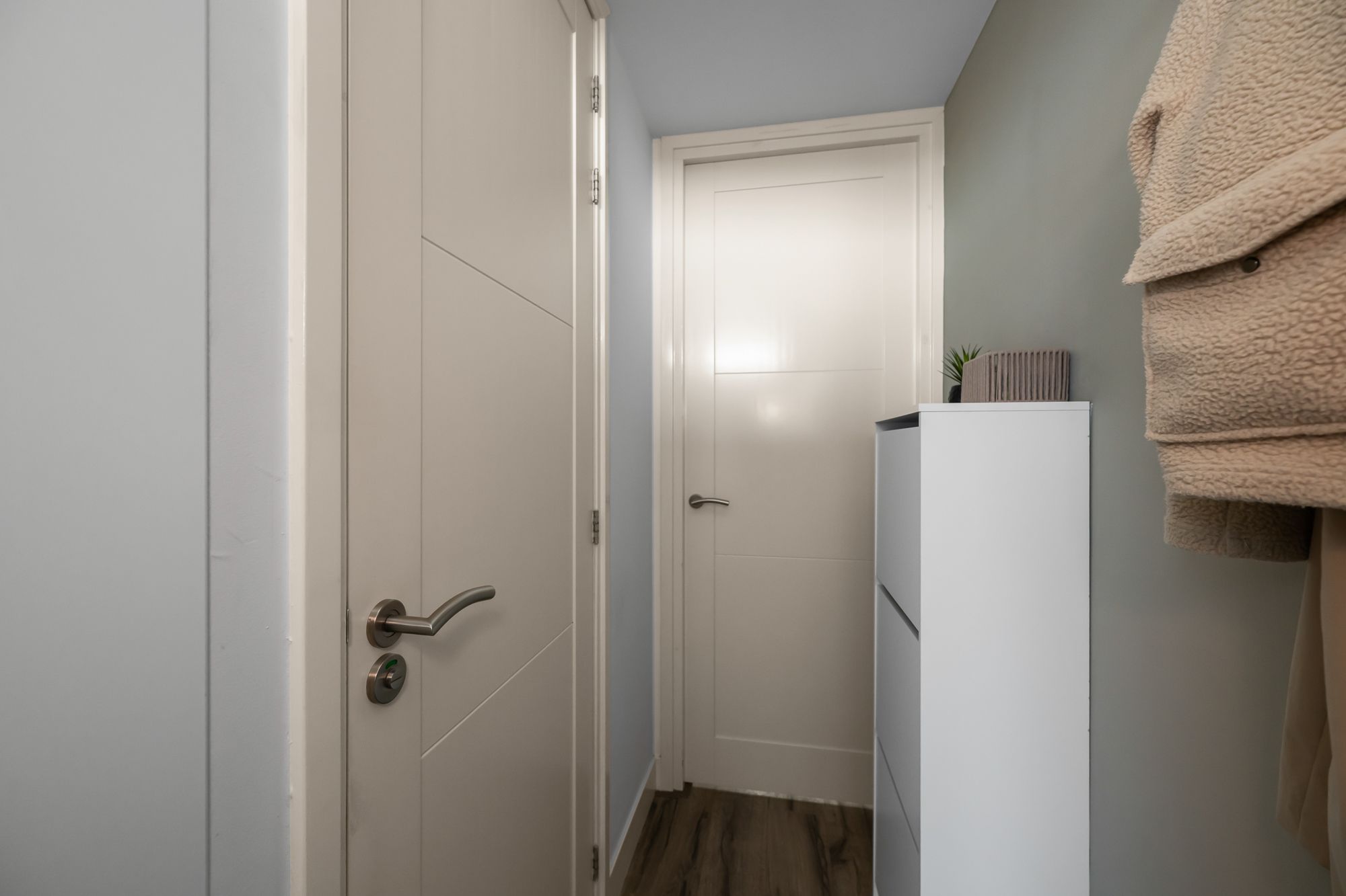Renovated 2-Room Apartment with Southeast-Facing Balcony in Beverwijk Center — 25