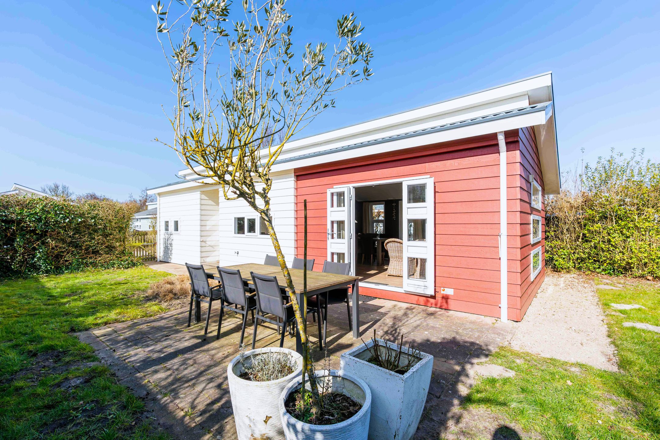 3-bedroom freehold villa in Noordwelle — photo 1 of 5