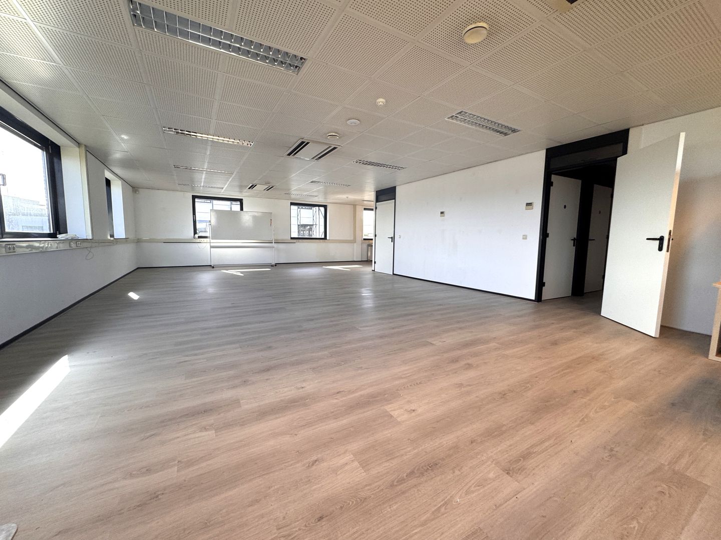 Bekijk foto 3 van Camerastraat 19