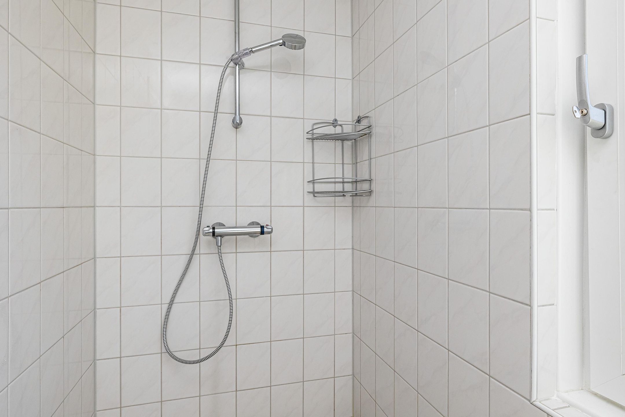 Foto 9 van Burg. Weimalaan 15