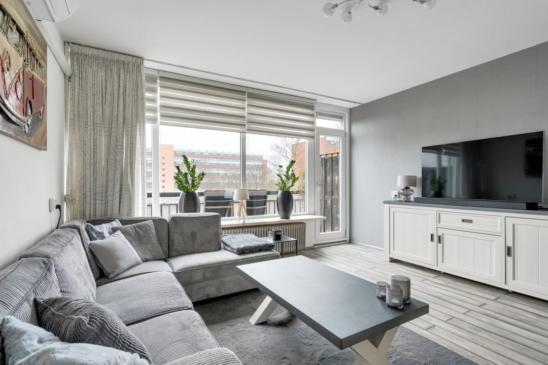 Photo 2 of F. Zernikestraat 55