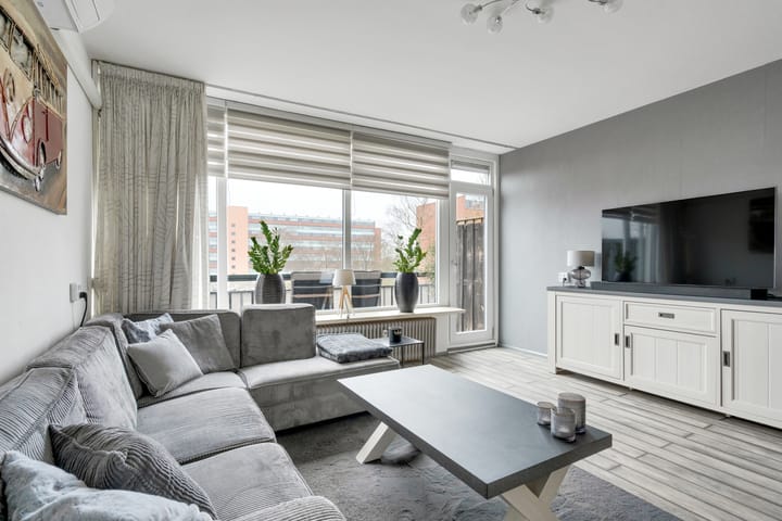 Photo 2 of F. Zernikestraat 55