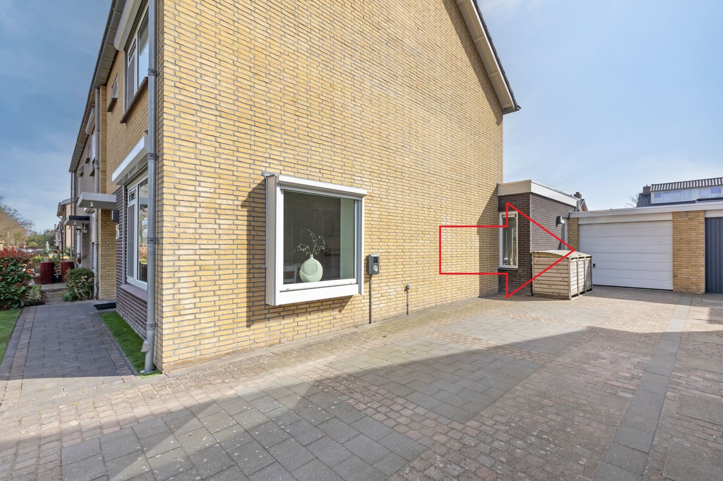 Spacious Corner House with Extended Living Room and Large Plot in Duiven Centre — 52