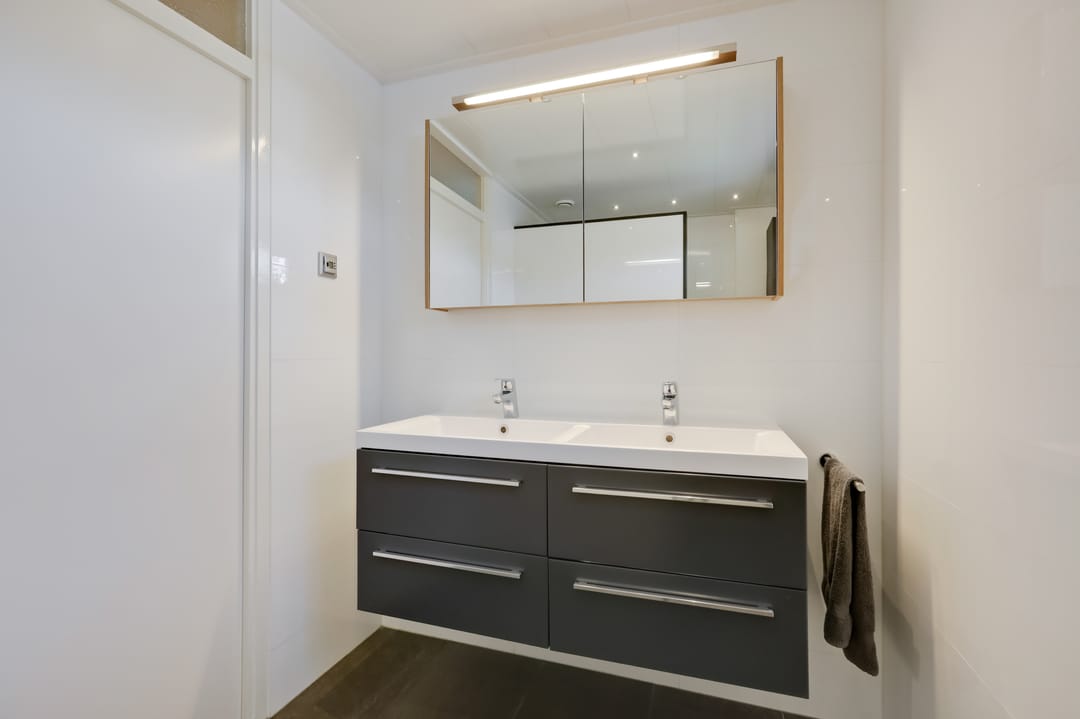 Spacious Corner House with Extended Living Room and Large Plot in Duiven Centre — 37