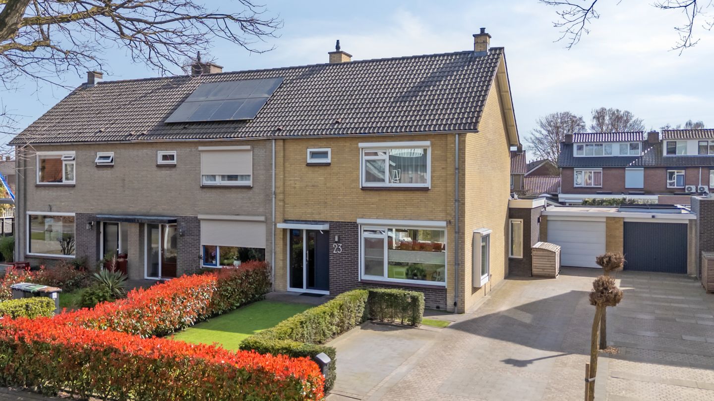 Spacious Corner House with Extended Living Room and Large Plot in Duiven Centre — 56