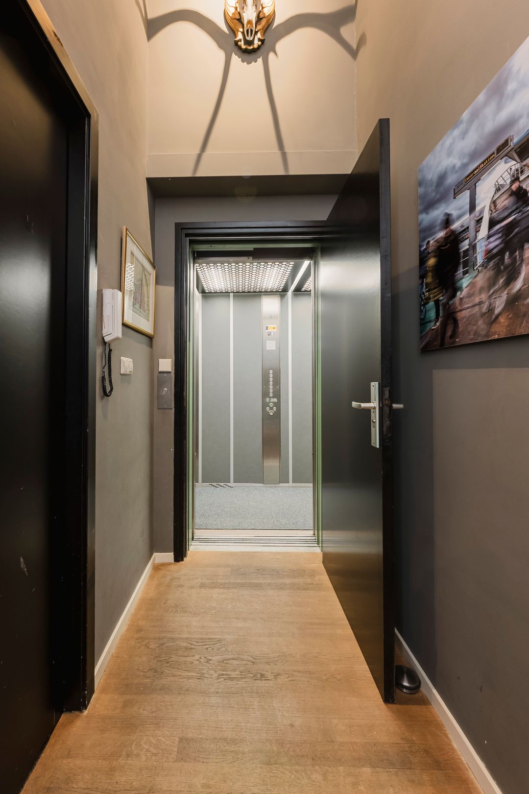 Photo 46 of Planciusstraat 17-E