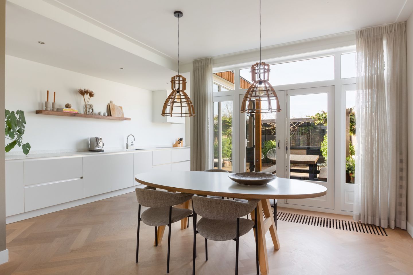 Foto 14 van Leliestraat 32