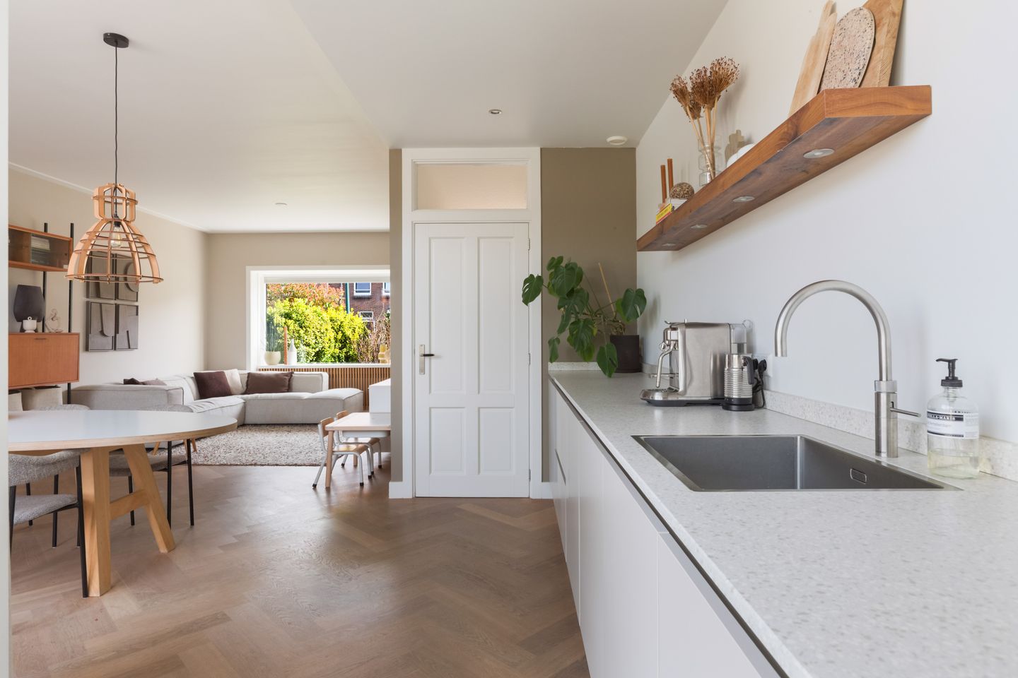 Foto 10 van Leliestraat 32