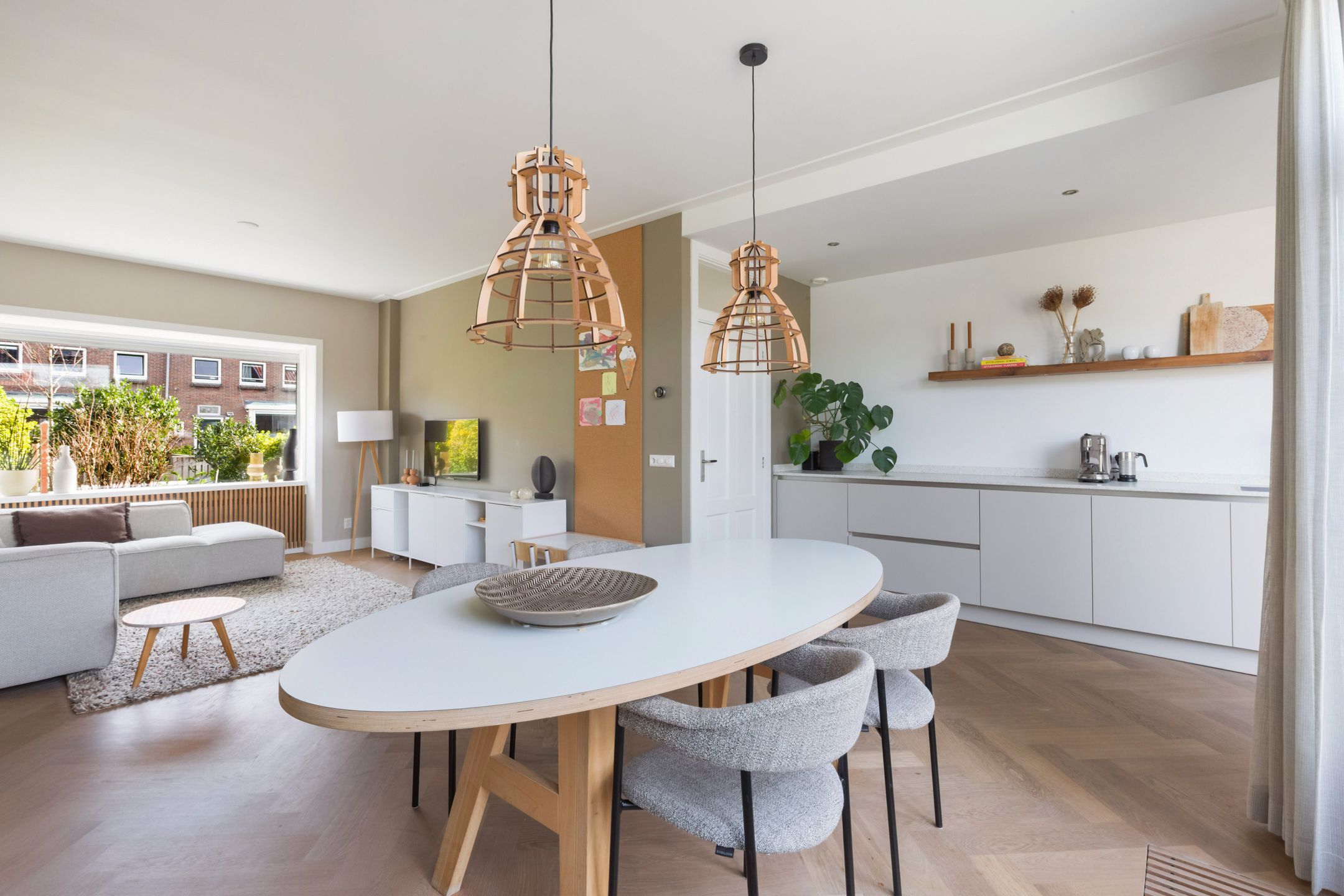 Foto 12 van Leliestraat 32