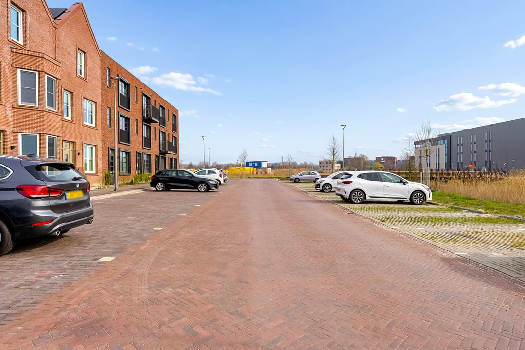 Spacious Corner House with 4 Bedrooms and A++ Energy Label in Almere Poort — 44