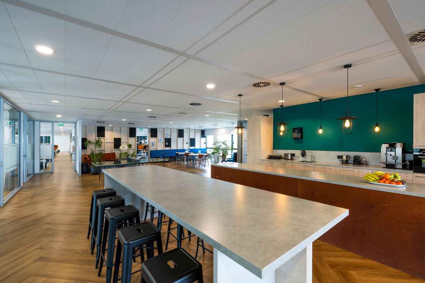 View photo 5 of Naritaweg 106-120