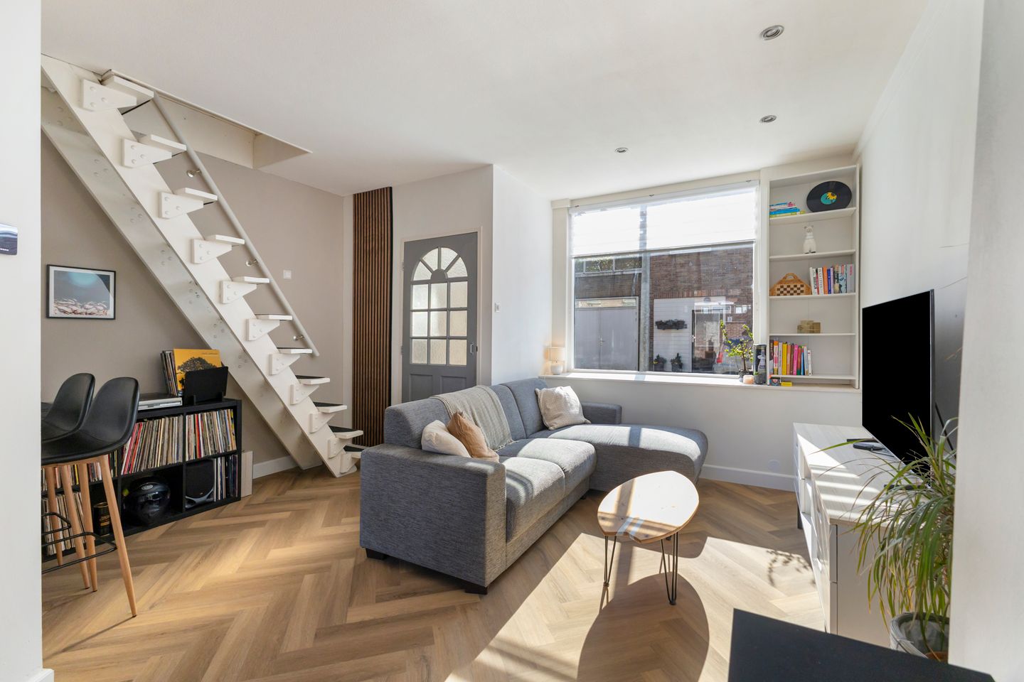 Foto 10 van Van Leeuwenhoekstraat 4