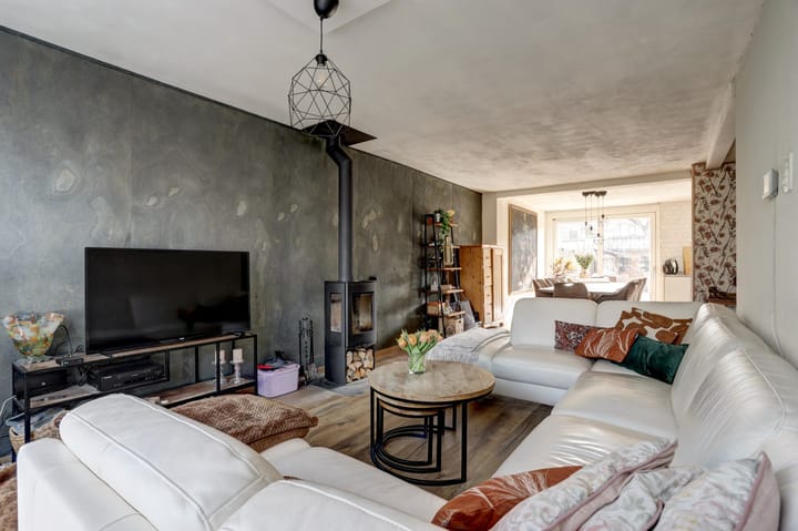 Photo 4 of Wormserstraat 9