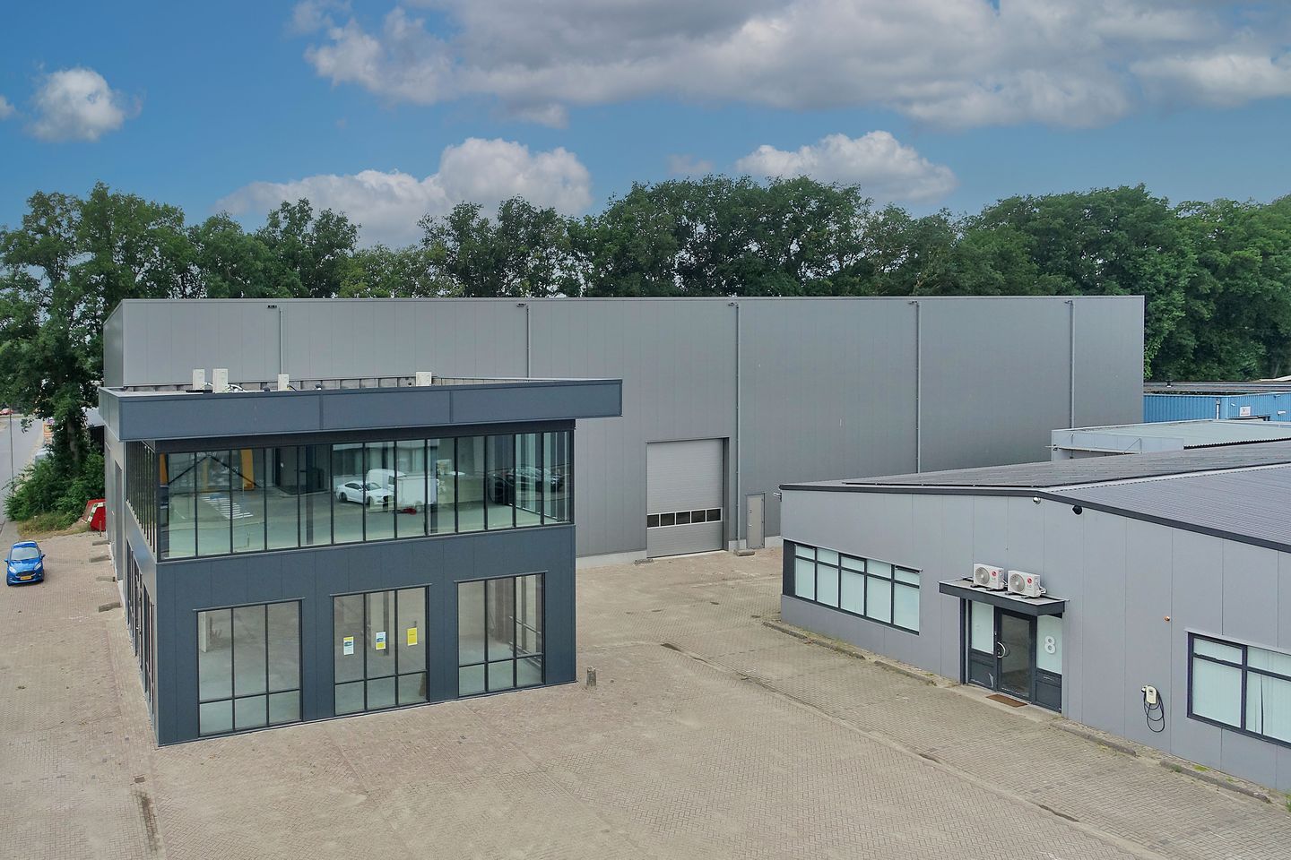 Bekijk foto 2 van Van den Broekeweg 6