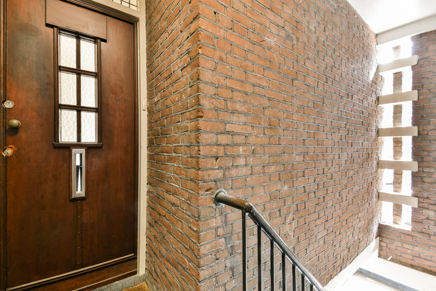 Spacious Apartment with Renovation Potential in Popular Stadionbuurt Amsterdam-Zuid — 19