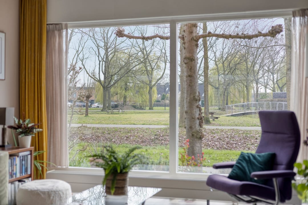 Modern Sustainable Terraced Home with Four Bedrooms and Open Views — 13