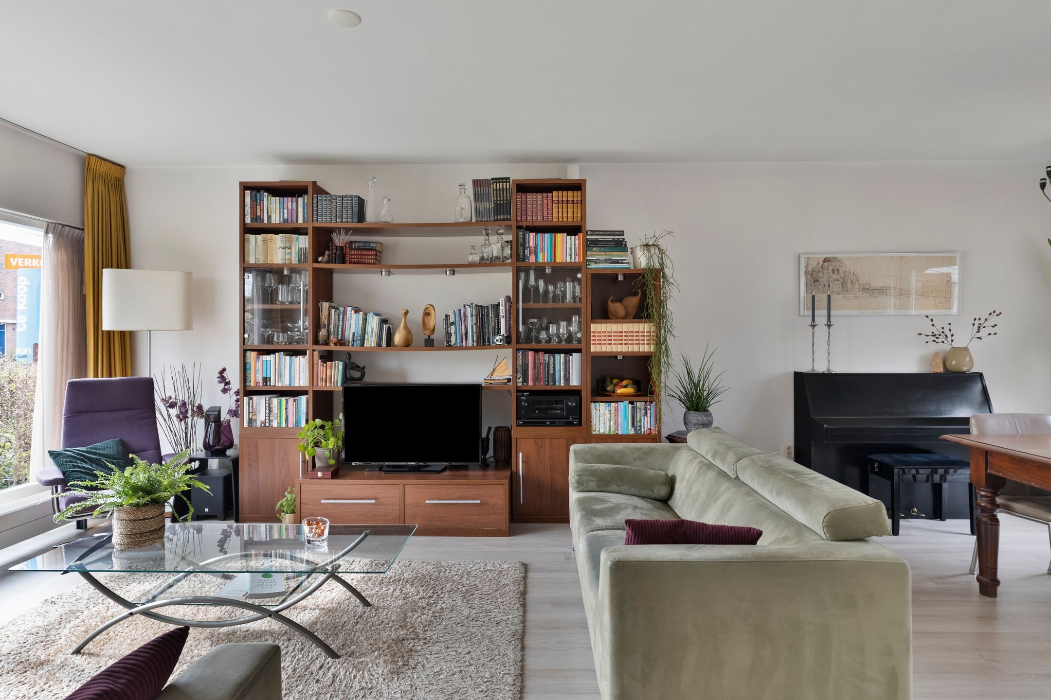 Modern Sustainable Terraced Home with Four Bedrooms and Open Views — 12