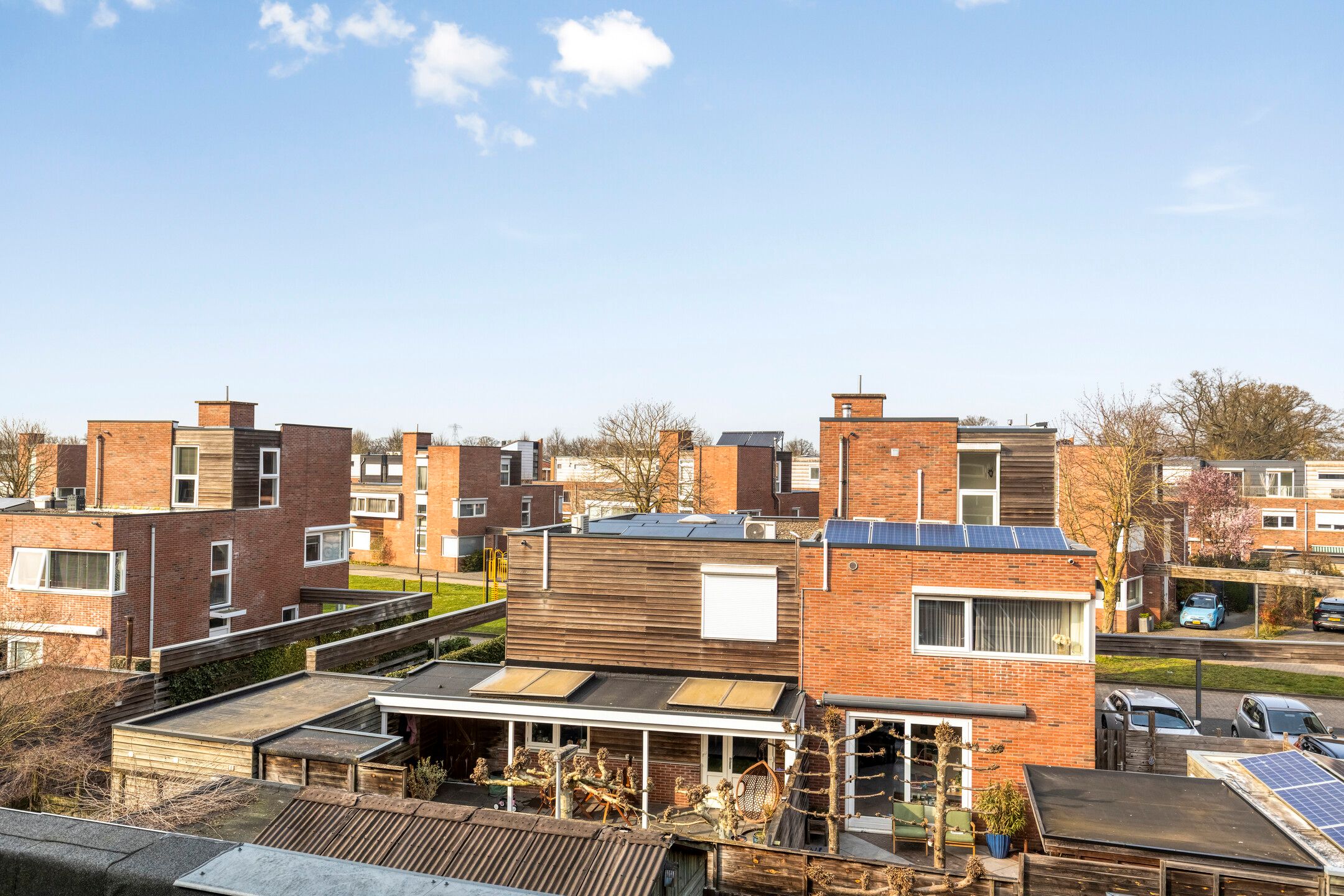 Modern Sustainable Terraced Home with Four Bedrooms and Open Views — 36