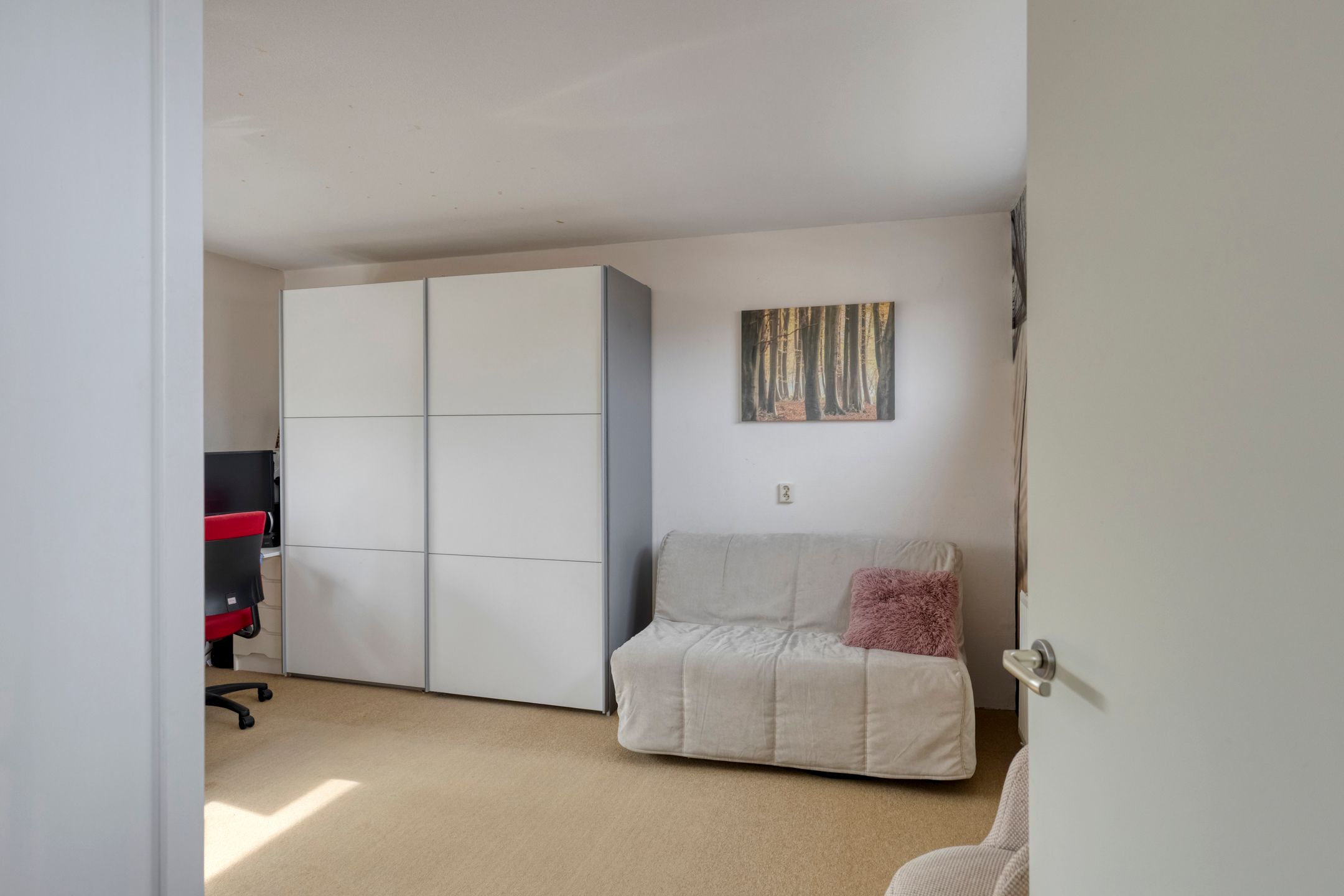 Modern Sustainable Terraced Home with Four Bedrooms and Open Views — 33