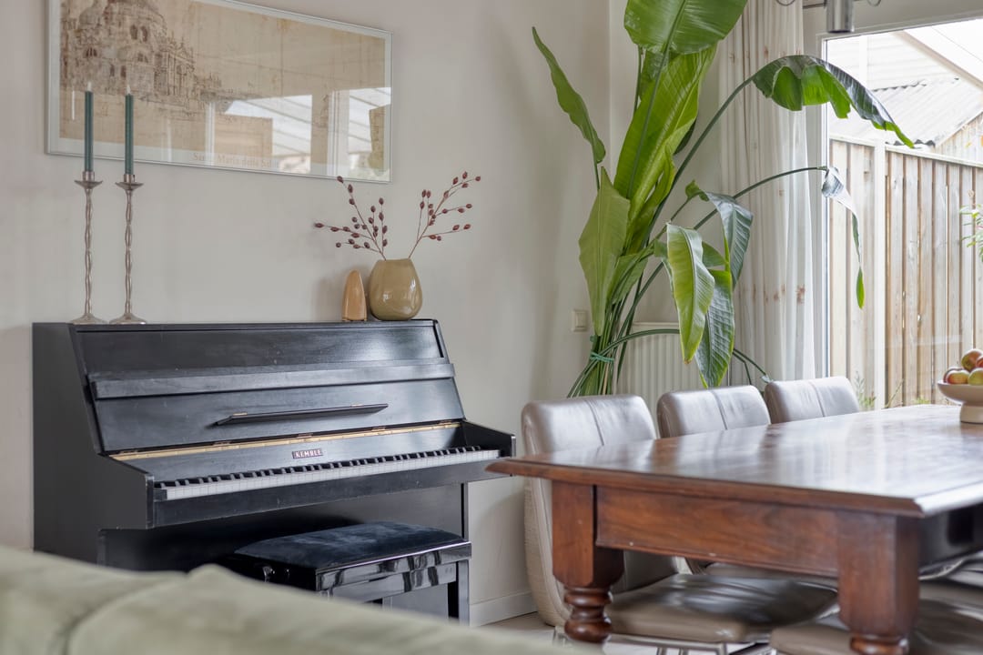 Modern Sustainable Terraced Home with Four Bedrooms and Open Views — 16