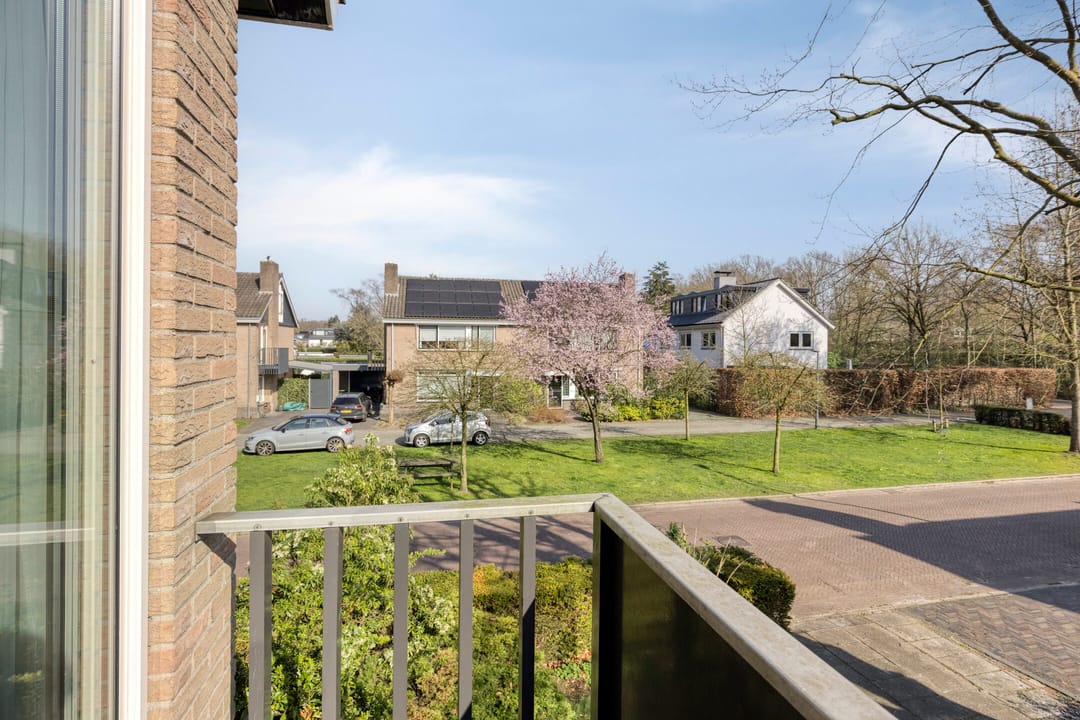 Photo 2 of Van den Wijghaertstraat 5