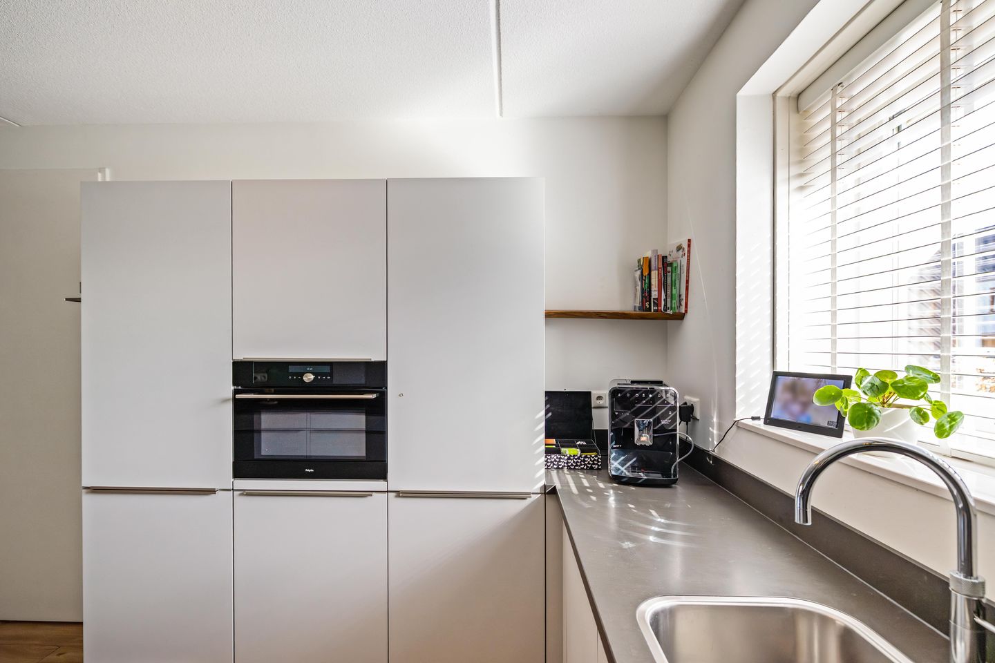 Foto 10 van De Overtoom 36