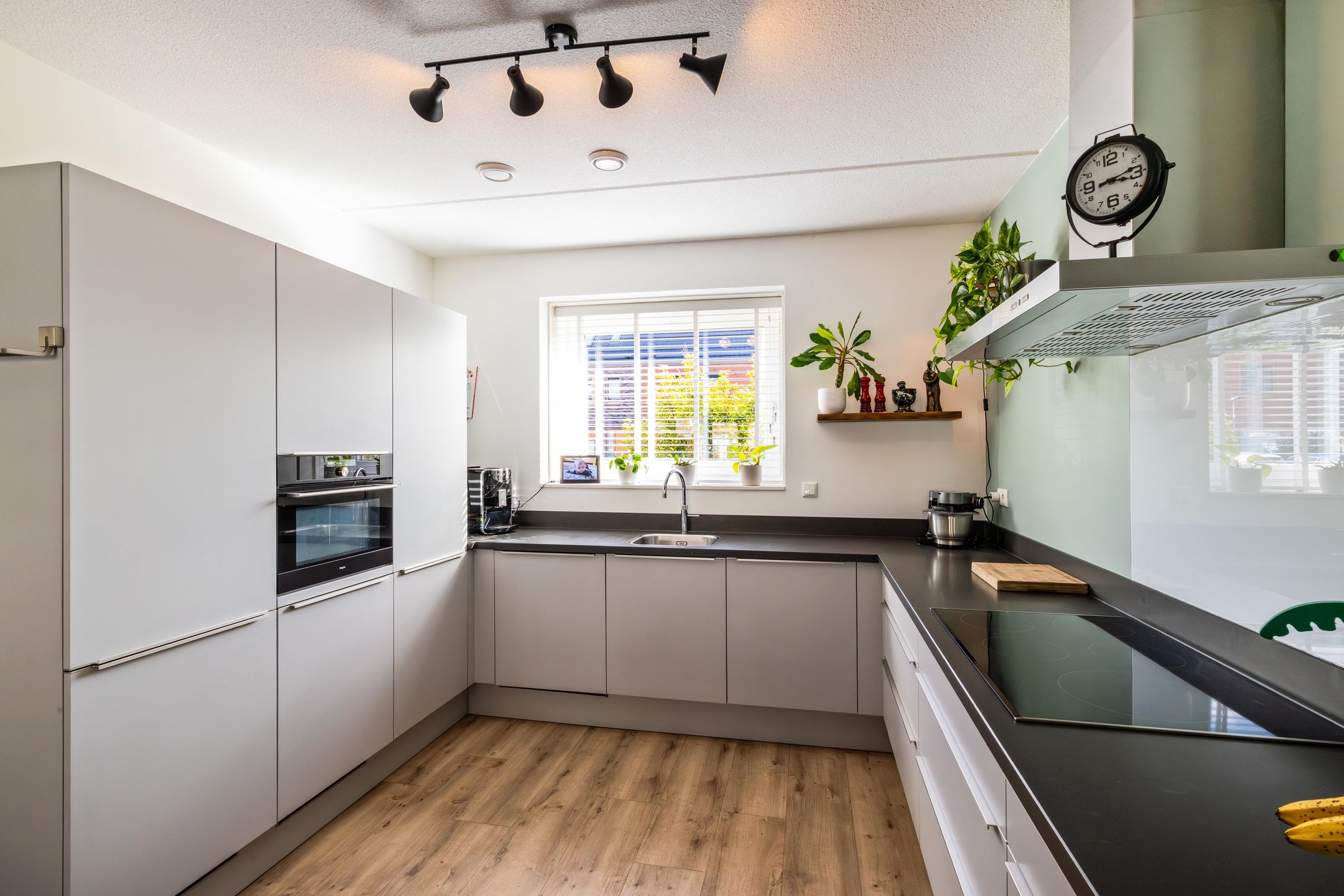 Foto 3 van De Overtoom 36