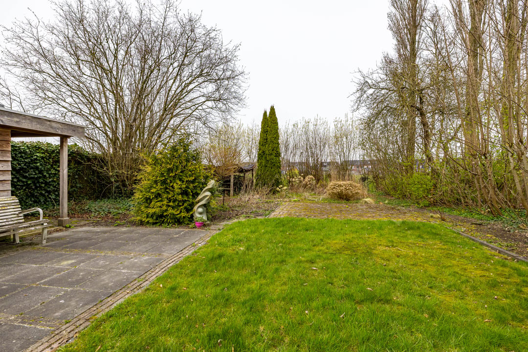 Characteristic detached house with waterfront view in Ten Post — 38