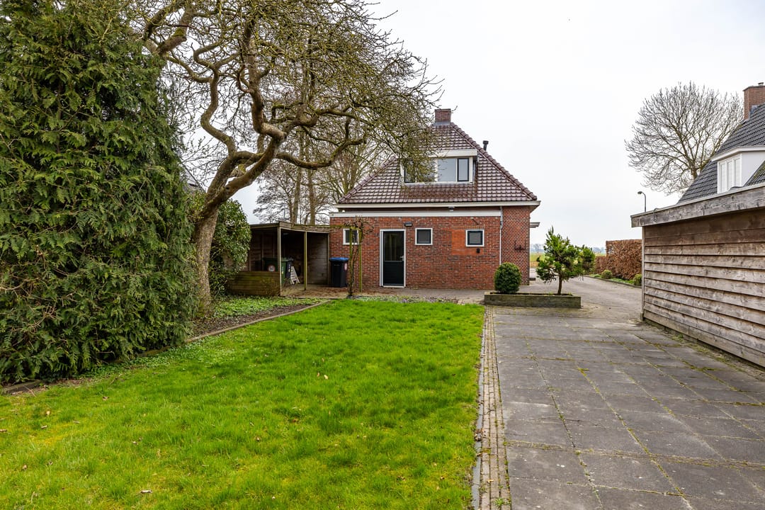 Characteristic detached house with waterfront view in Ten Post — 46