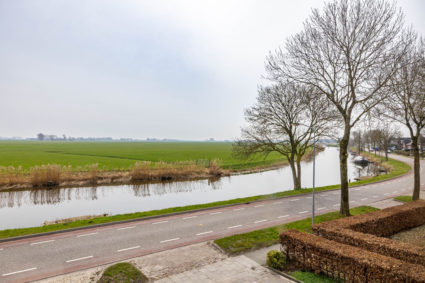 Characteristic detached house with waterfront view in Ten Post — 48