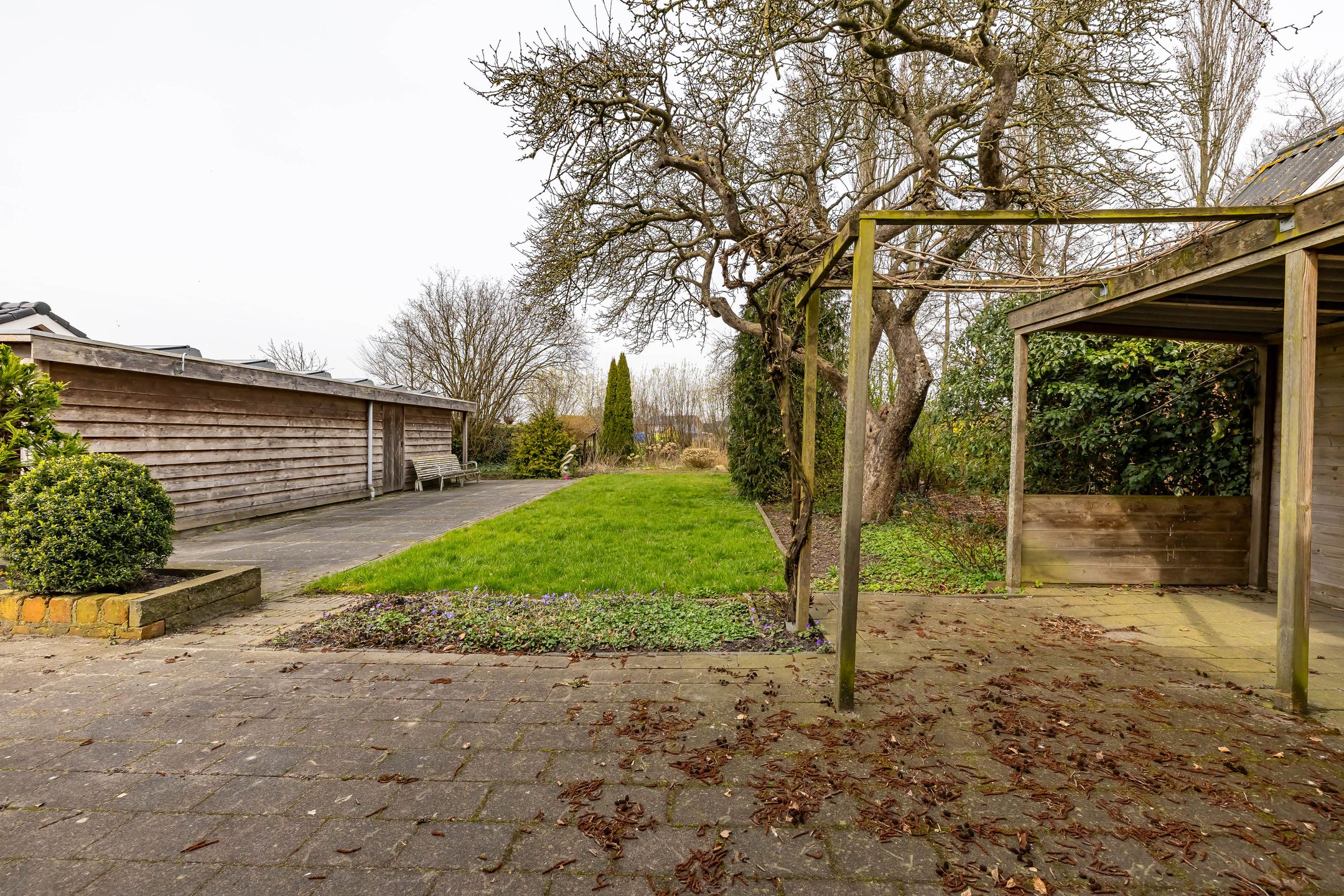 Characteristic detached house with waterfront view in Ten Post — 37