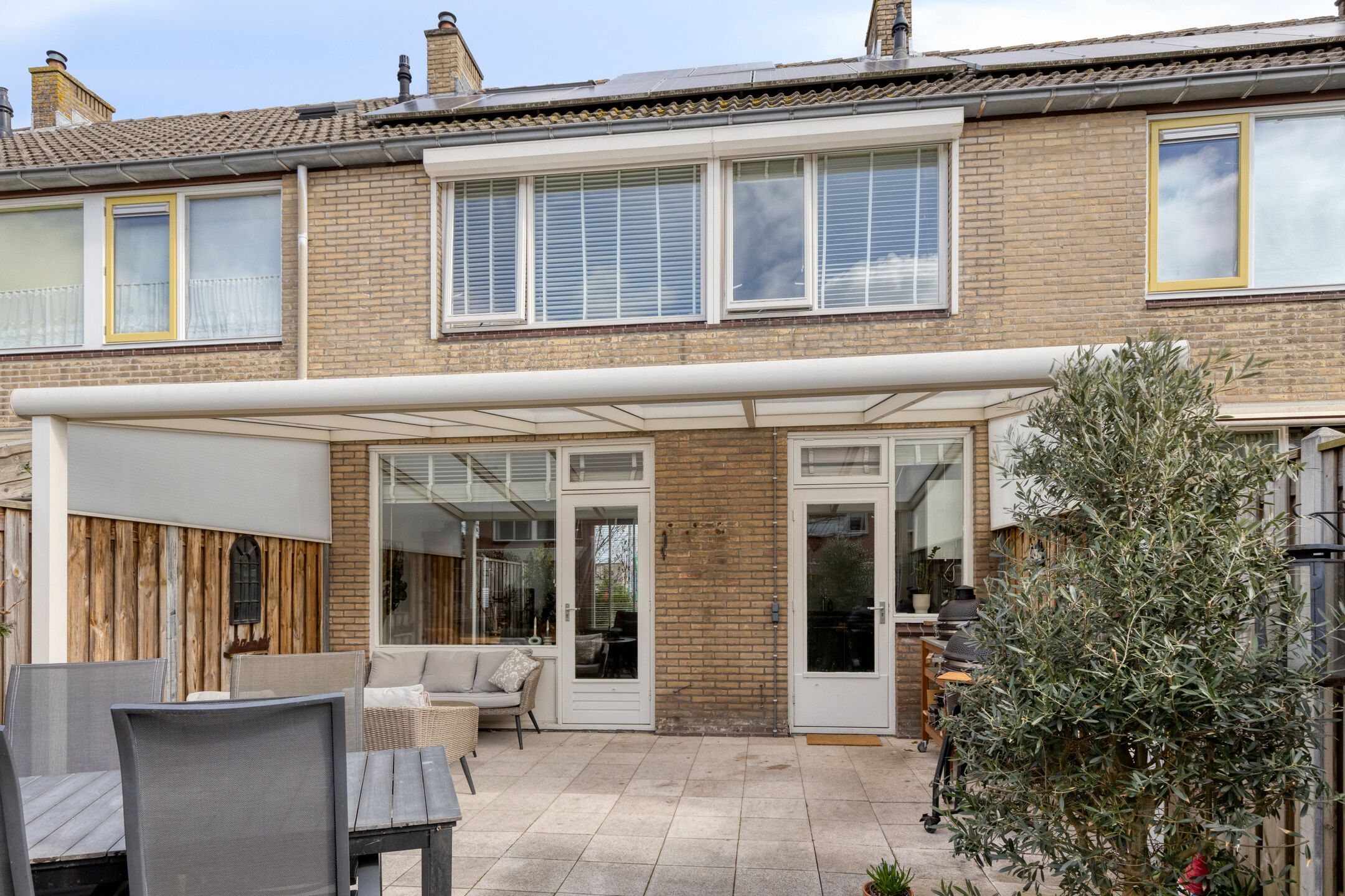 Spacious Family Home with Five Bedrooms and Sunny Southwest Garden — 30
