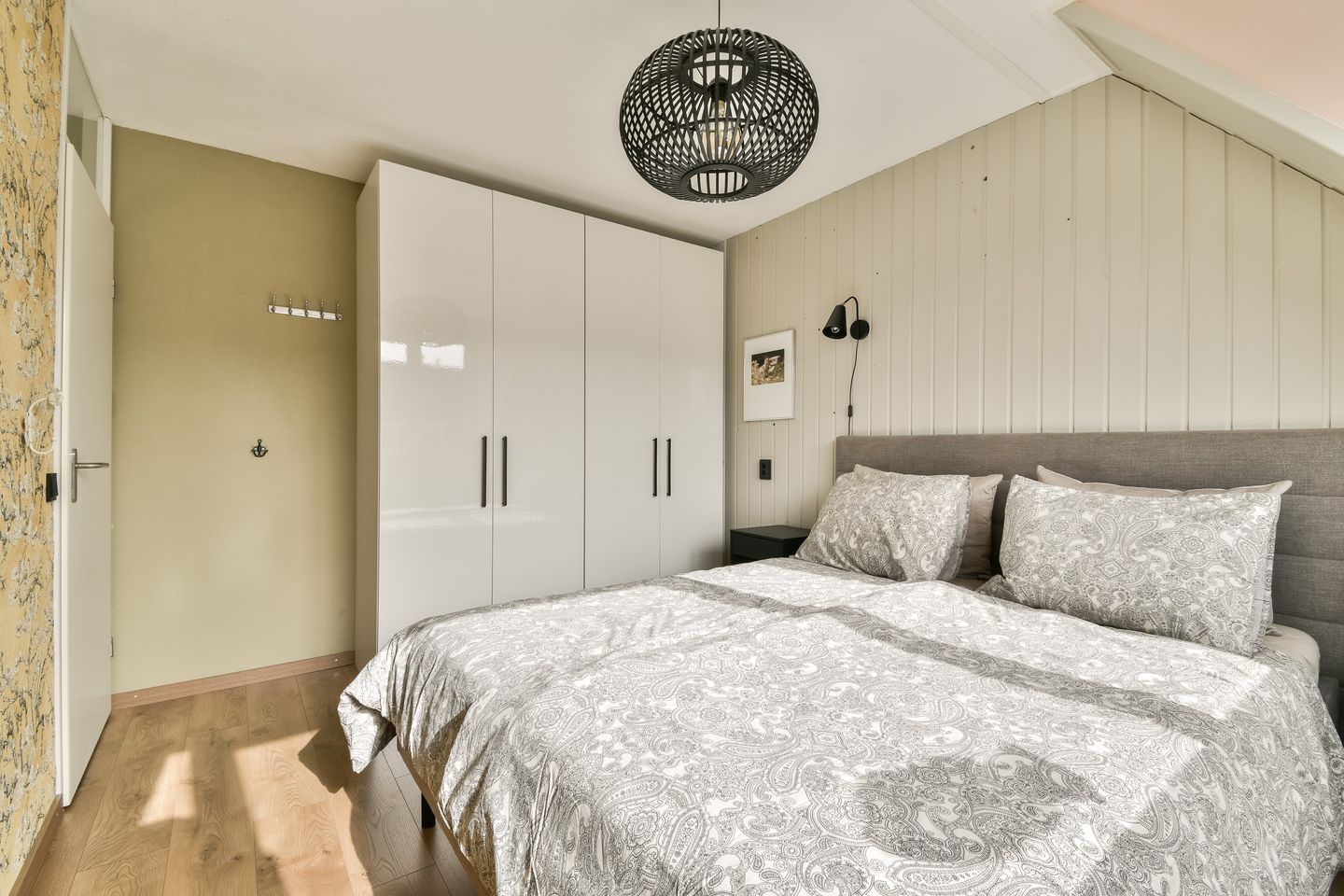 Photo 19 of Olykamp 94