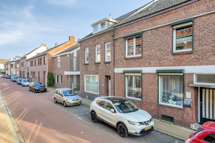 Photo 2 of Chevremontstraat 37