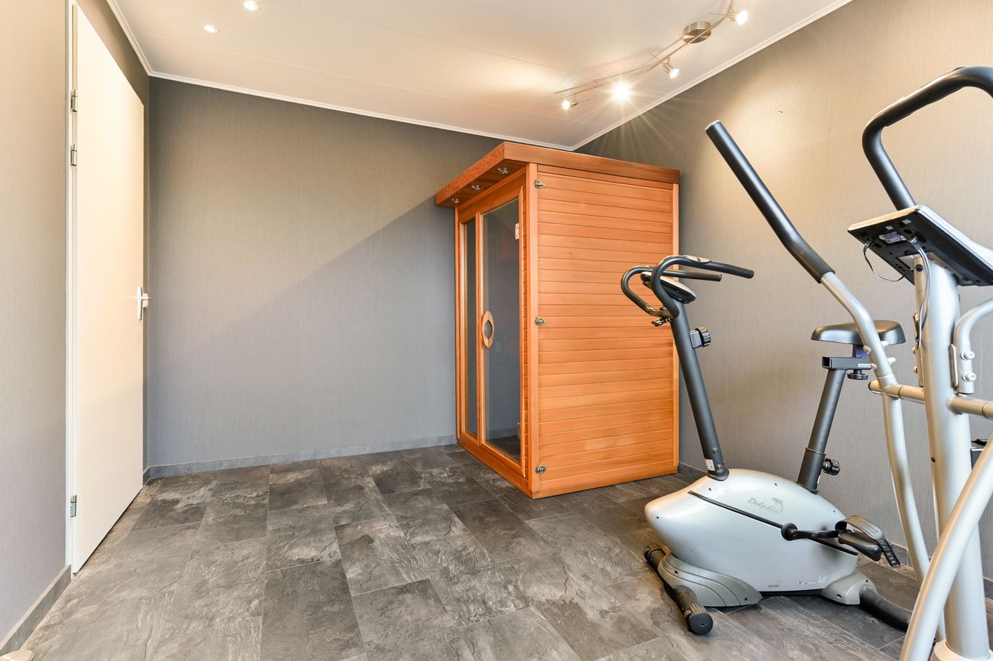 Foto 50 van Centauri 5