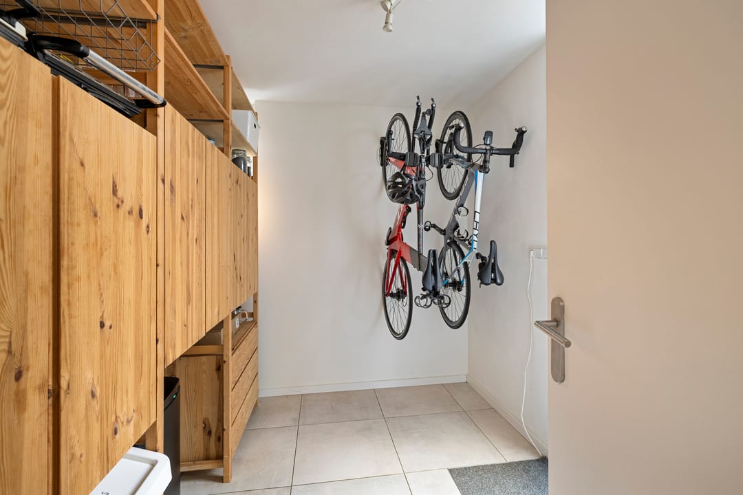 Bright and Modern Family Home with Five Bedrooms and Sunny Garden in Woerden — 23