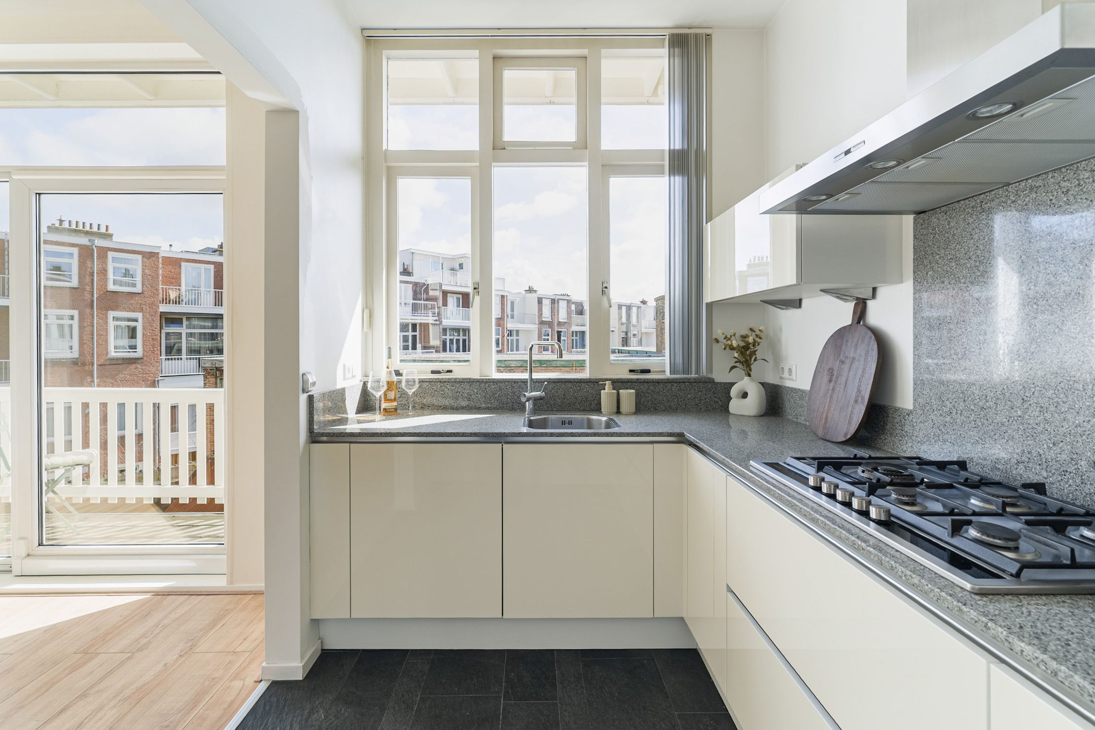 Photo 12 of Dirk Hoogenraadstraat 101