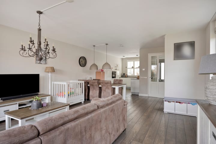 Foto 3 van Veldleeuwerik 10