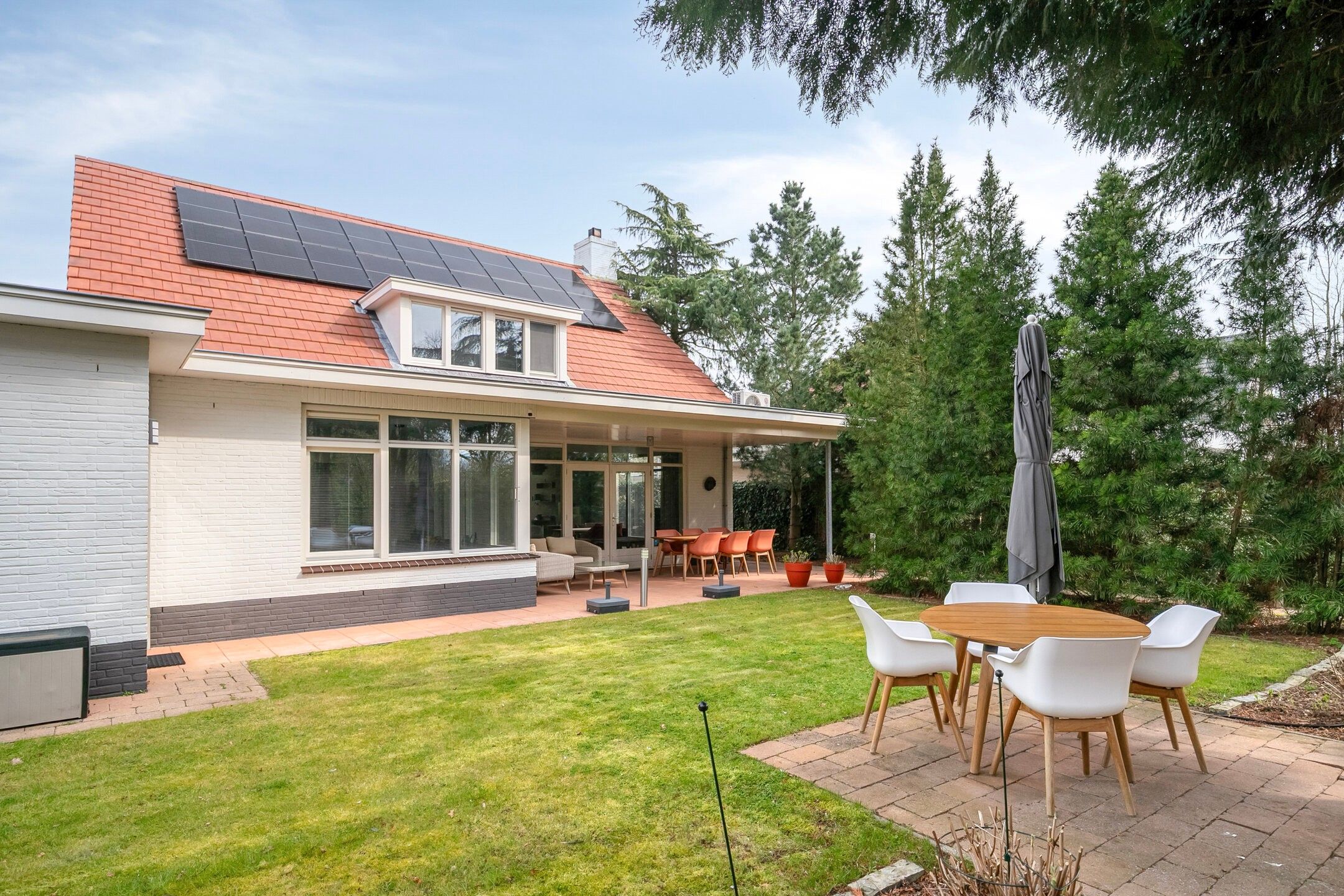 Luxurious Detached Villa with Exceptional Comfort and Light in Best — 40